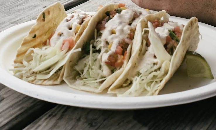 The Back Deck signature dishes Fish Tacos
Snow Crab Legs
Tuna Tacos
